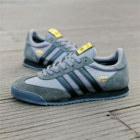 harga sepatu adidas casual ultras original